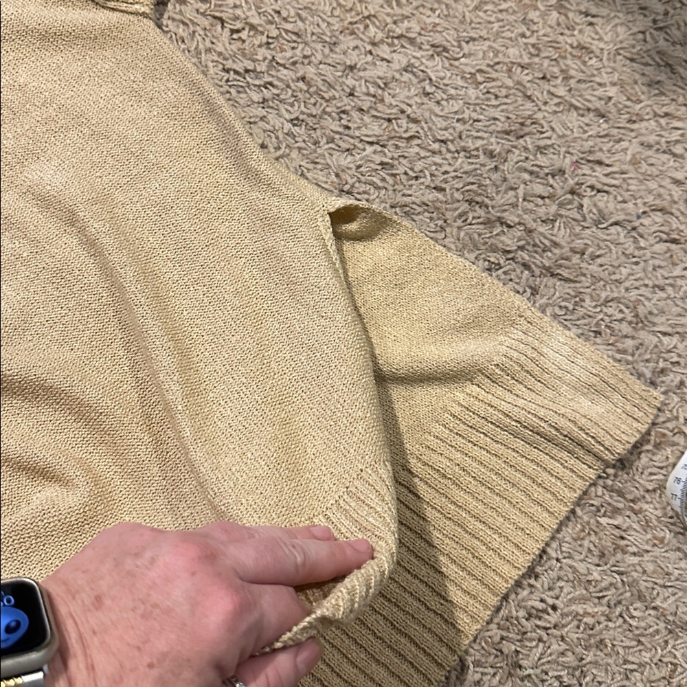 Sweater - Picture 6 of 7